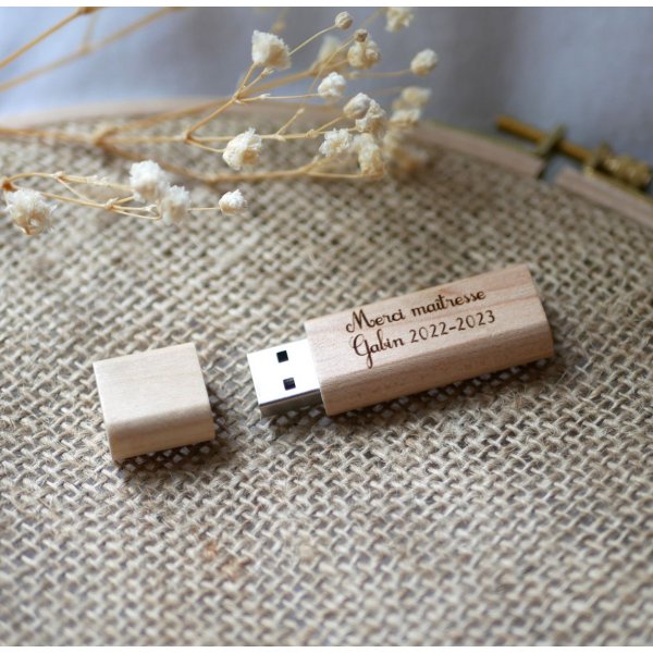Small engraved wooden USB key to personalize