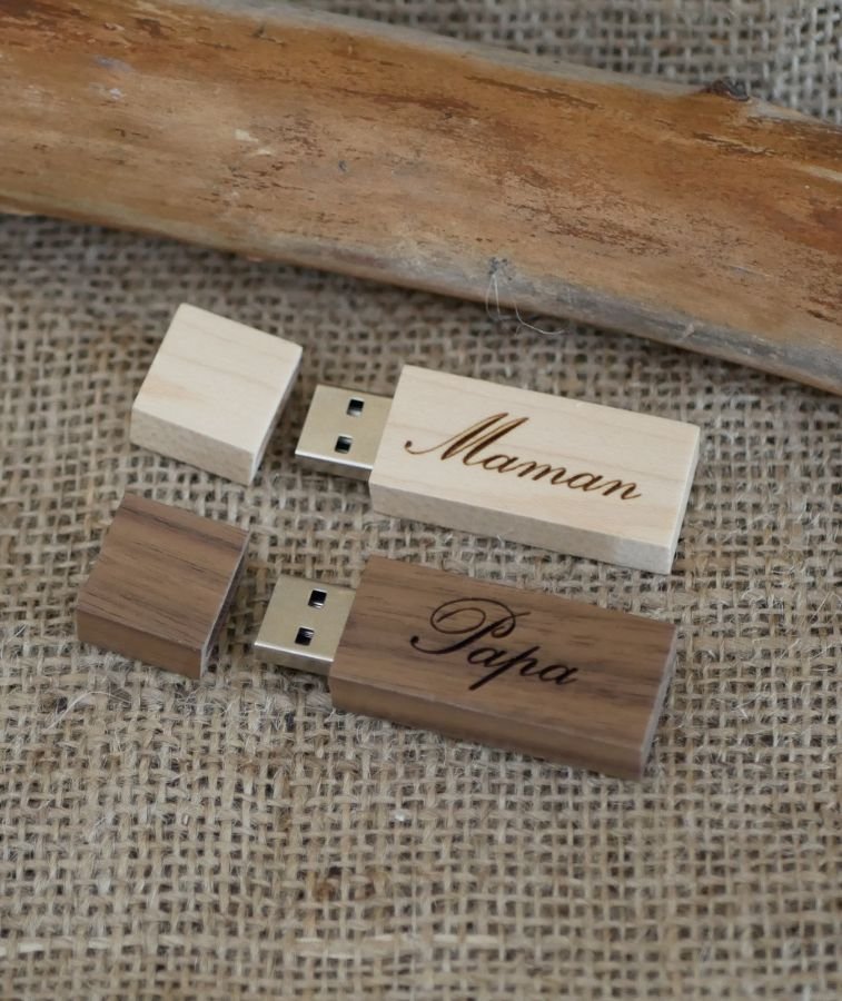 Small engraved light wood USB key to personalize 32GB 2.0