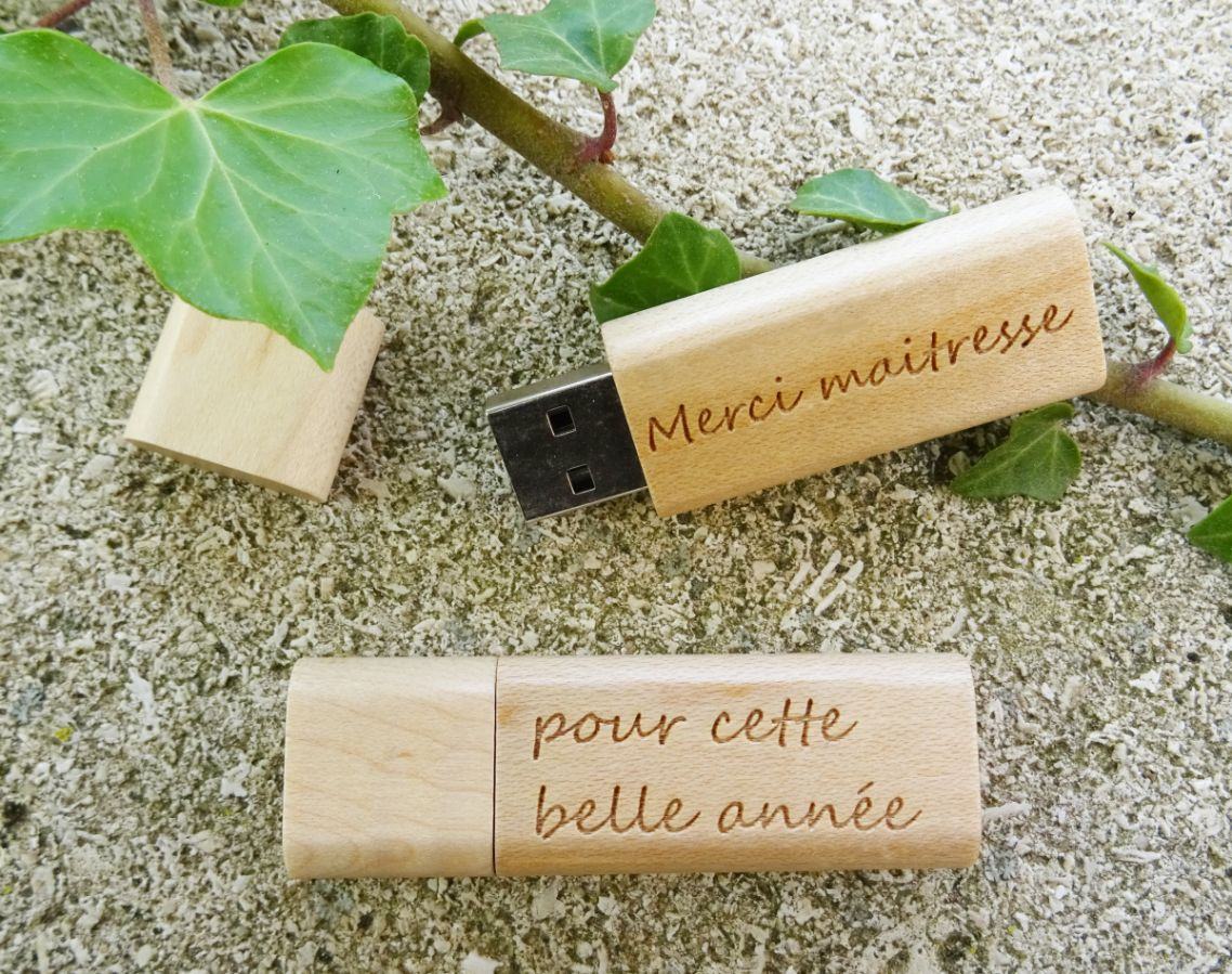 Small engraved wooden USB key to personalize