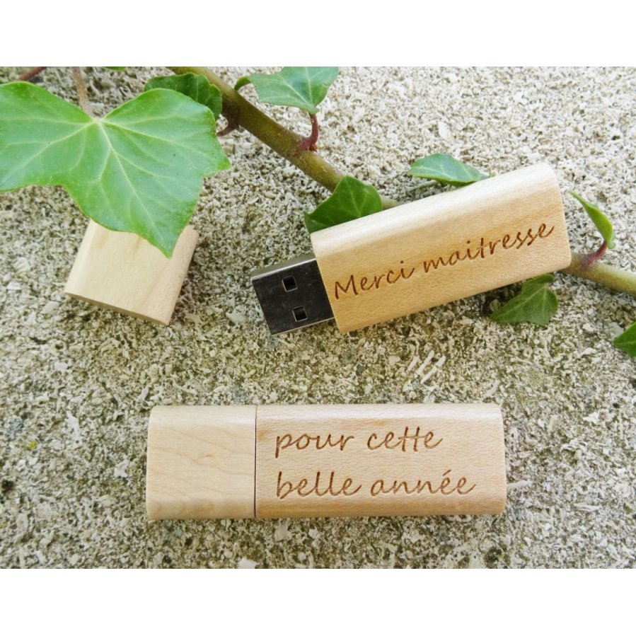 Small engraved wooden USB key to personalize