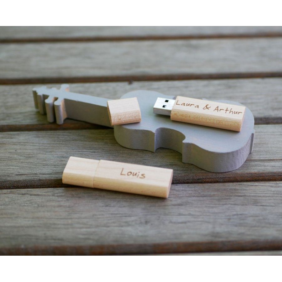 Small engraved wooden USB key to personalize