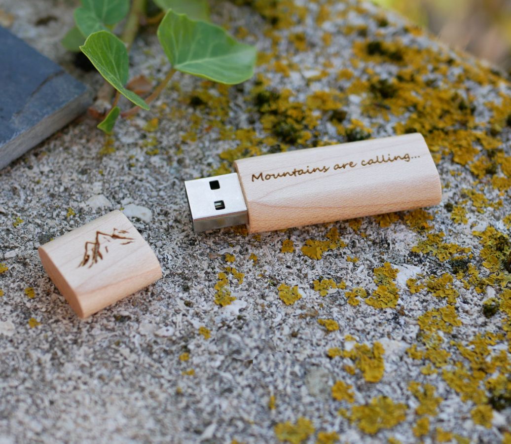 Small engraved wooden USB key to personalize