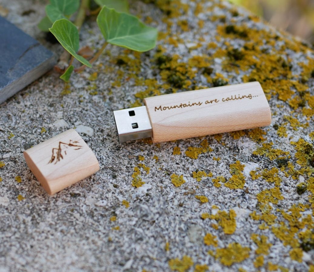 Small engraved wooden USB key to personalize