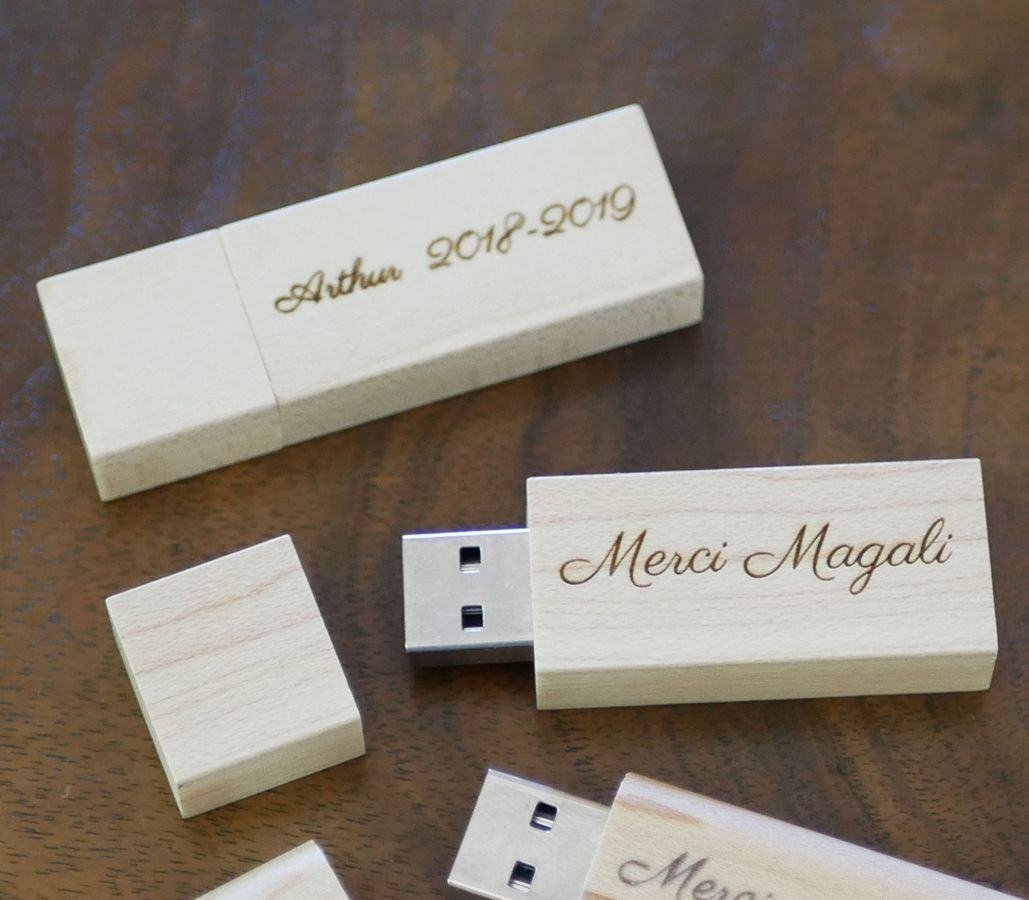 Small engraved light wood USB key to personalize 32GB 2.0