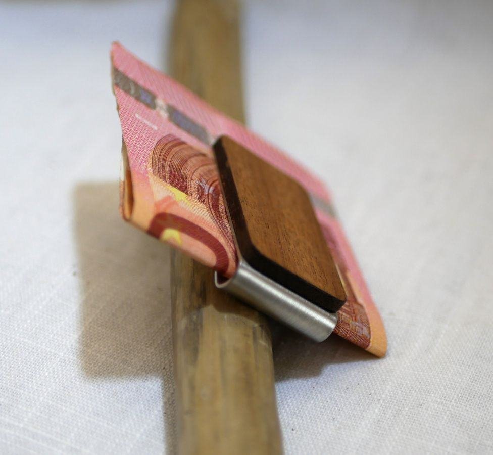 Wooden money clip to personalize