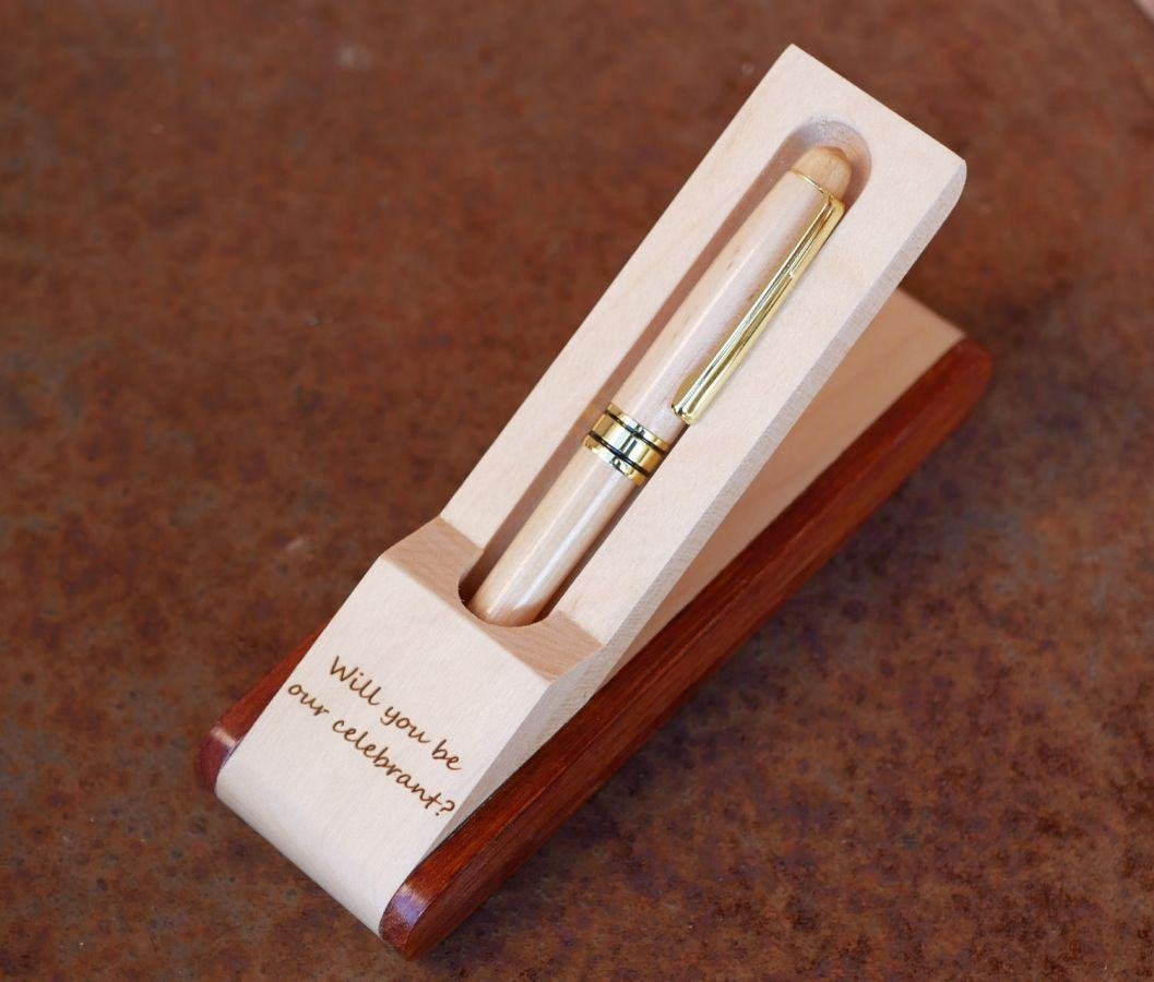 Wooden pen box engraved in a box to personalize 