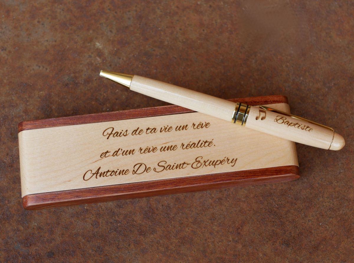 Wooden pen box engraved in a box to personalize 