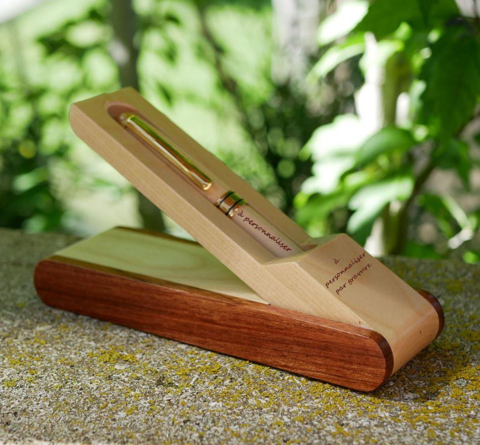 Wooden pen box engraved in a box to personalize 