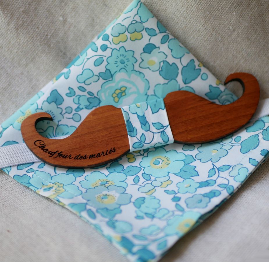 Liberty Betsy Mint Green Wooden Bow Tie Pouch