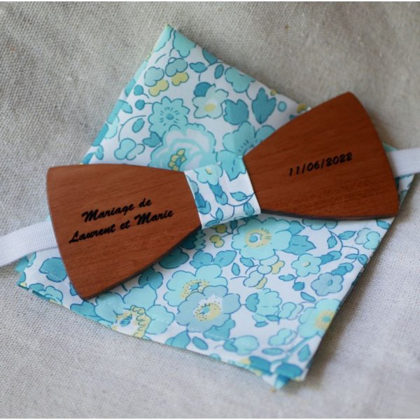 Liberty Betsy Mint Green Wooden Bow Tie Pouch