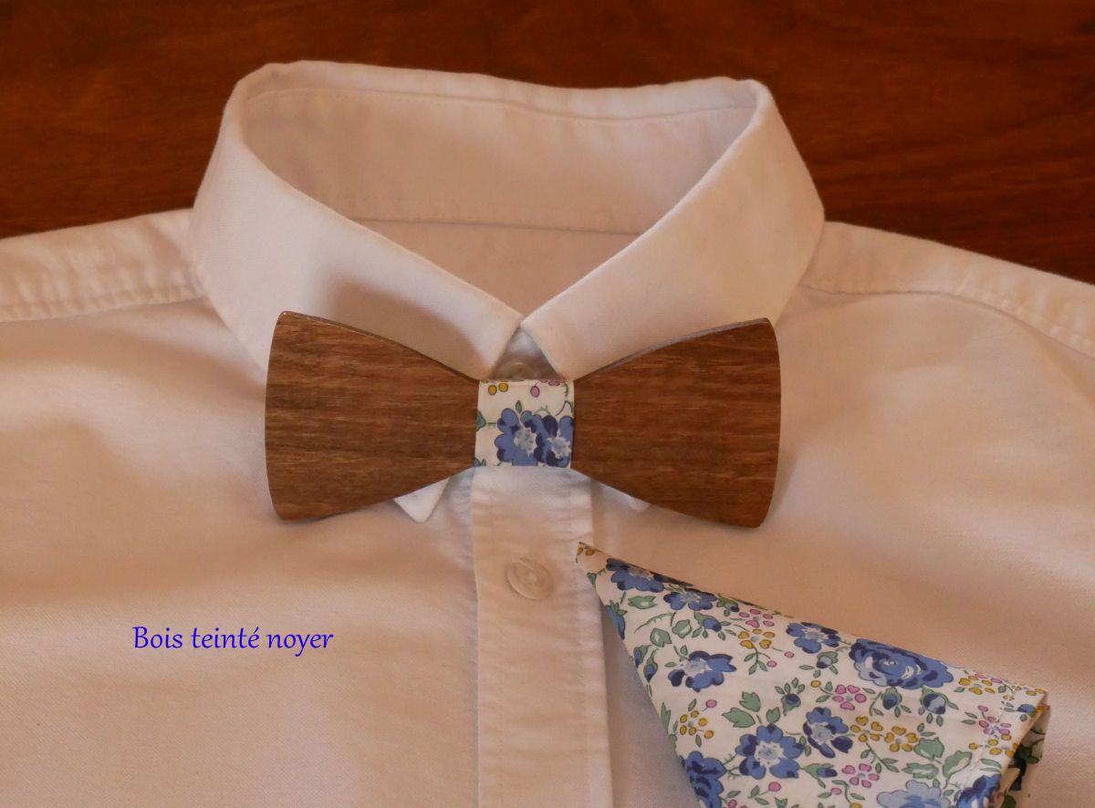 Liberty Blue Wooden Bow Tie Pouch