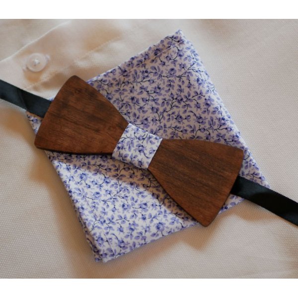 Customizable Liberty Mickael blue flowers and wooden bow tie pouch
