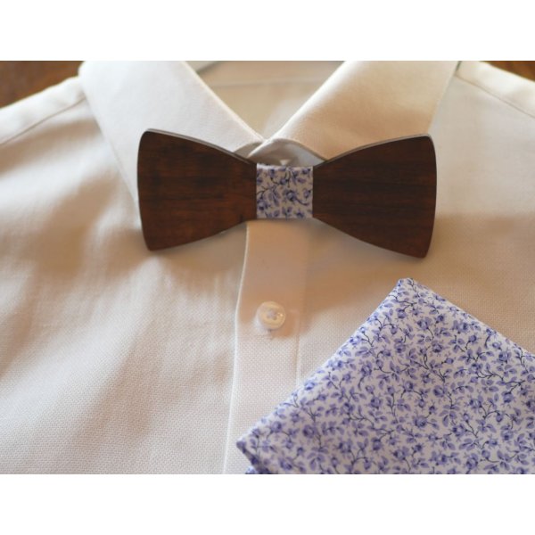 Customizable Liberty Mickael blue flowers and wooden bow tie pouch