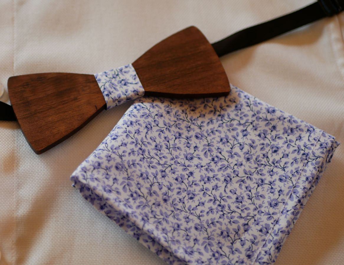 Customizable Liberty Mickael blue flowers and wooden bow tie pouch