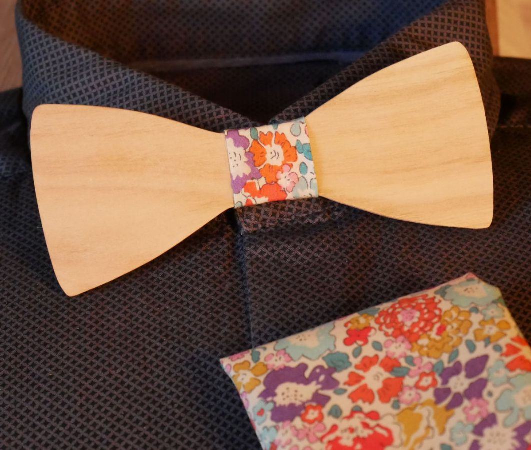 Liberty L12 pouch and wooden bow tie