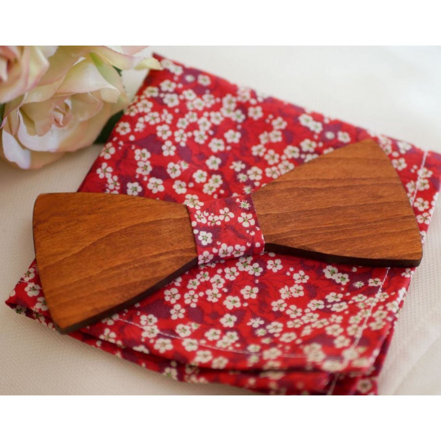 Wooden bow tie and red Liberty suit pocket 