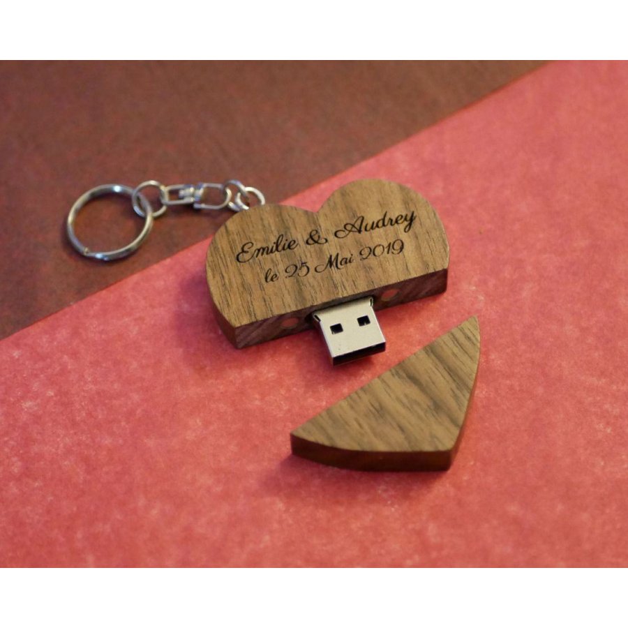 Heart-shaped USB key ring in dark wood to personalize by engraving