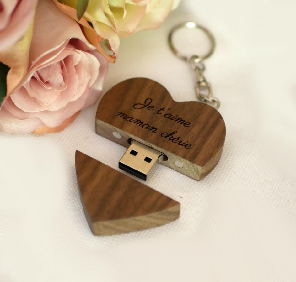 Heart-shaped USB key ring in dark wood to personalize by engraving