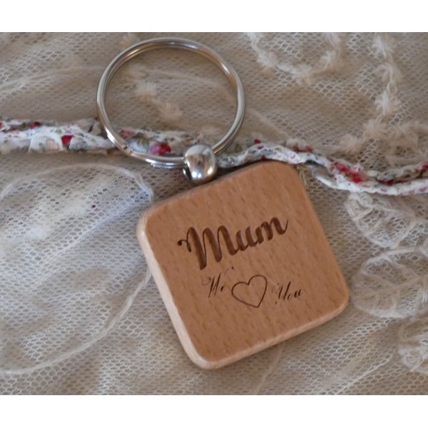 St Christophe square wooden key ring to personalize by engraving