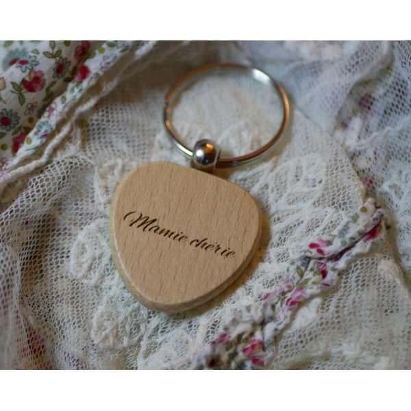 Wooden key ring Heart to be personalized by engraving