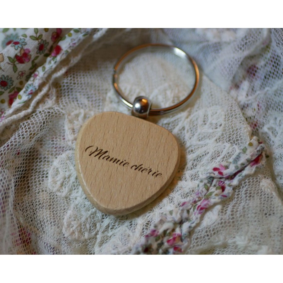 Wooden key ring Heart to be personalized by engraving