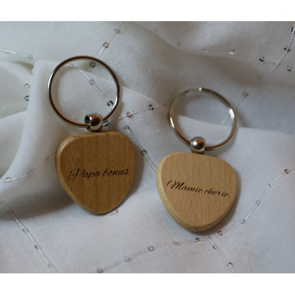 Wooden key ring Heart to be personalized by engraving