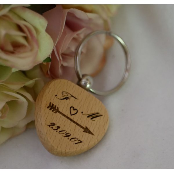 Wooden key ring Heart to be personalized by engraving