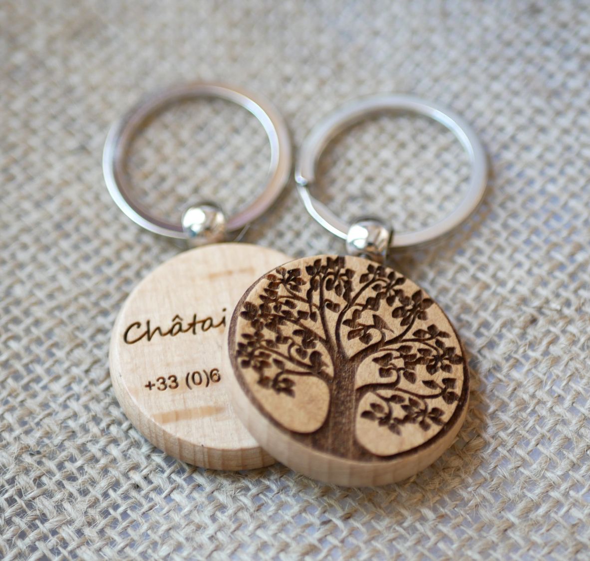 Round wooden key ring to be personalized by engraving