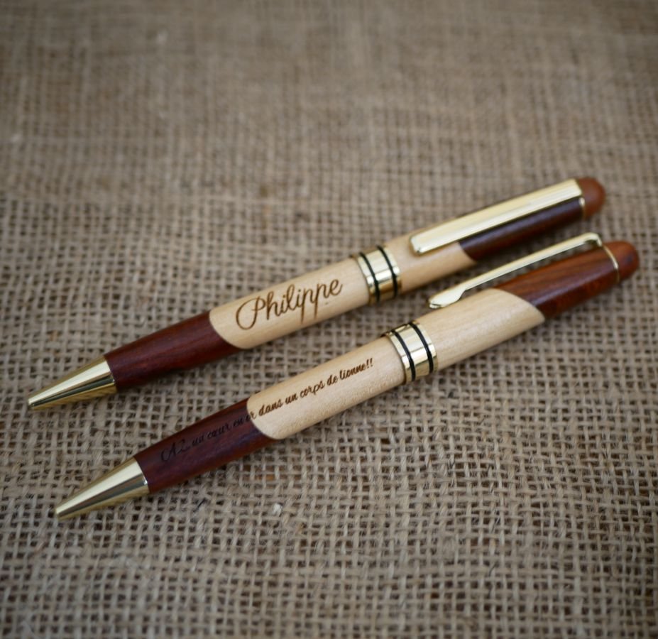 Engraved two-tone wooden pen to personalize