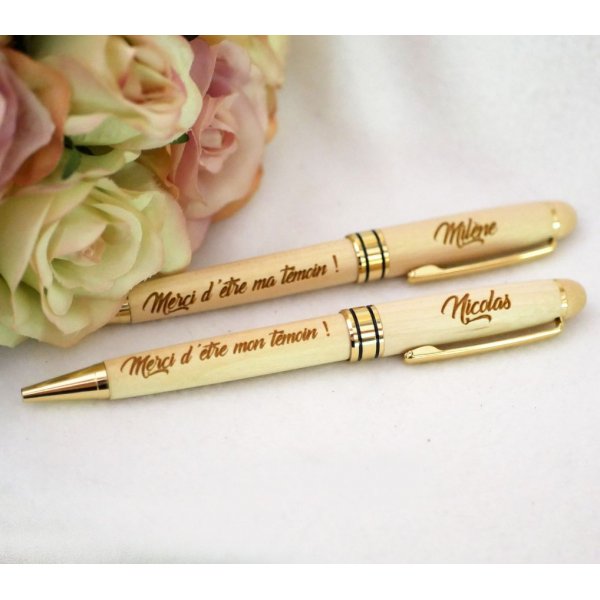 Engraved light wood pen to personalize