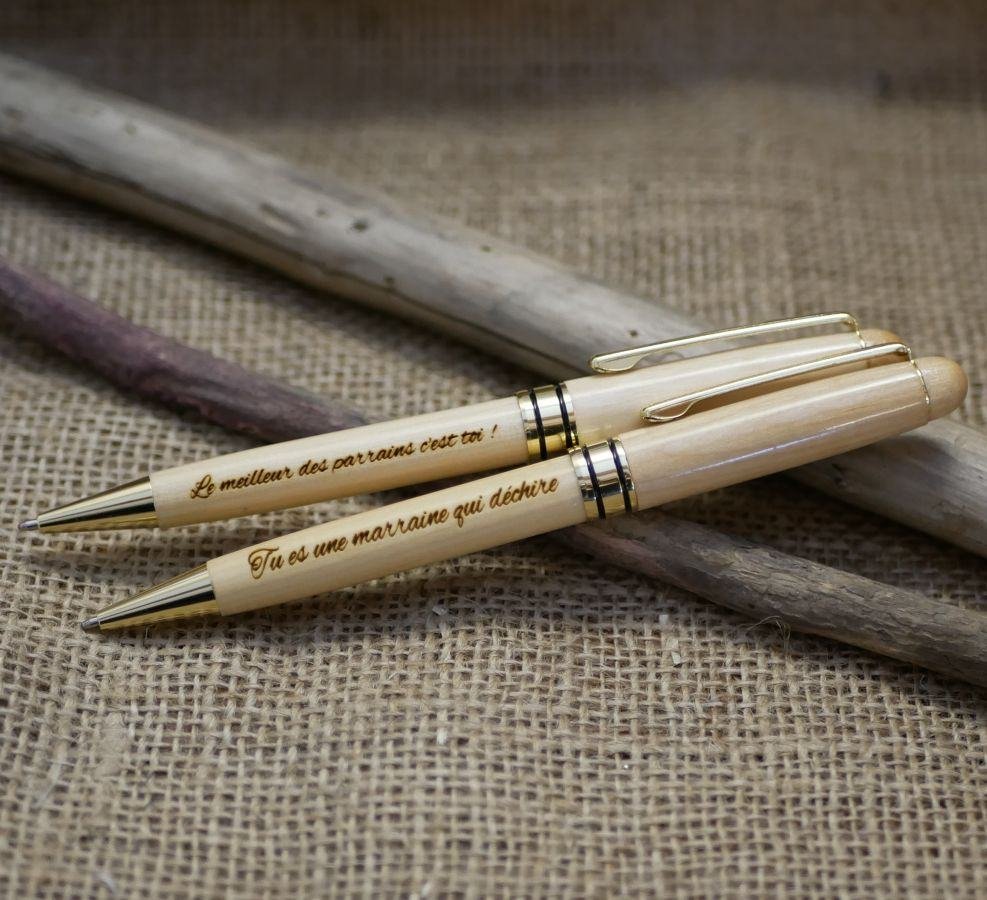 Engraved light wood pen to personalize