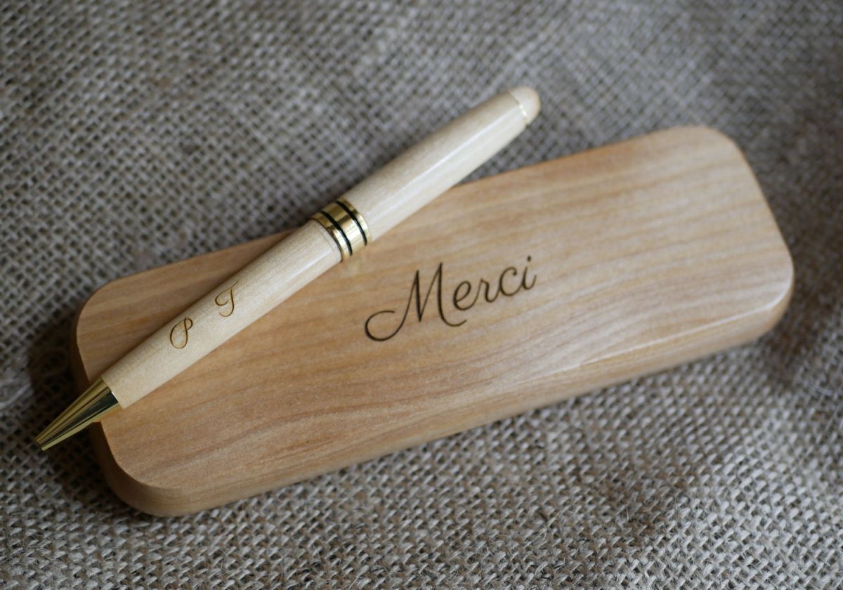 Engraved maple wood pen in solid wood box