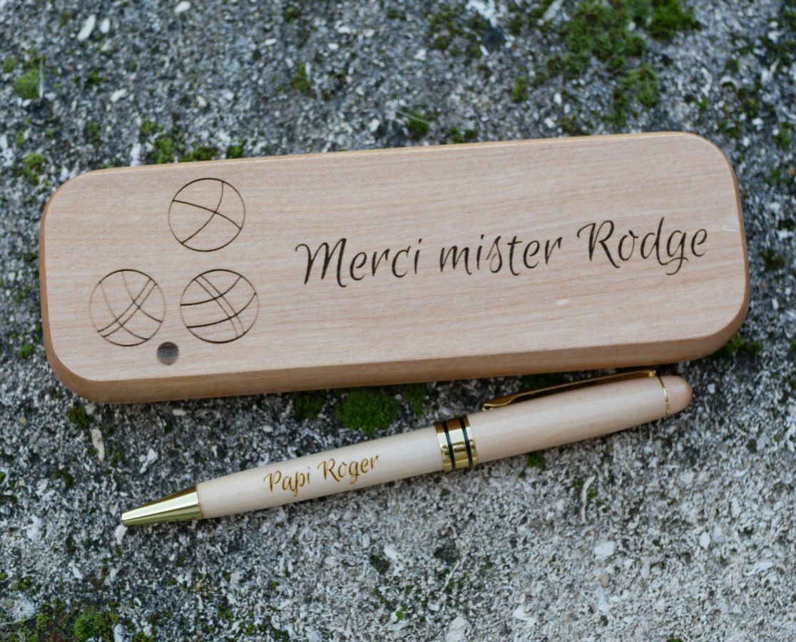 Engraved maple wood pen in solid wood box