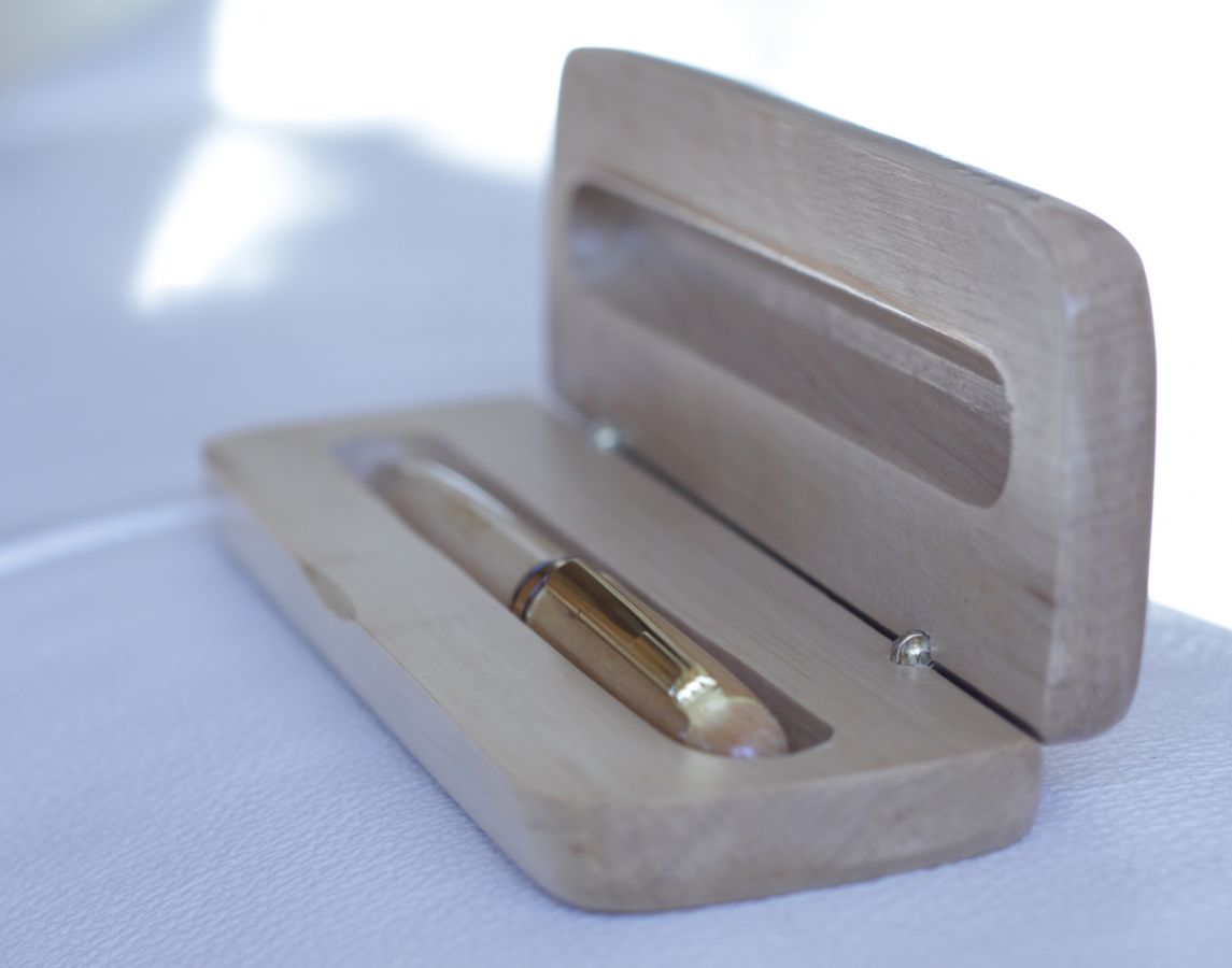 Engraved maple wood pen in solid wood box