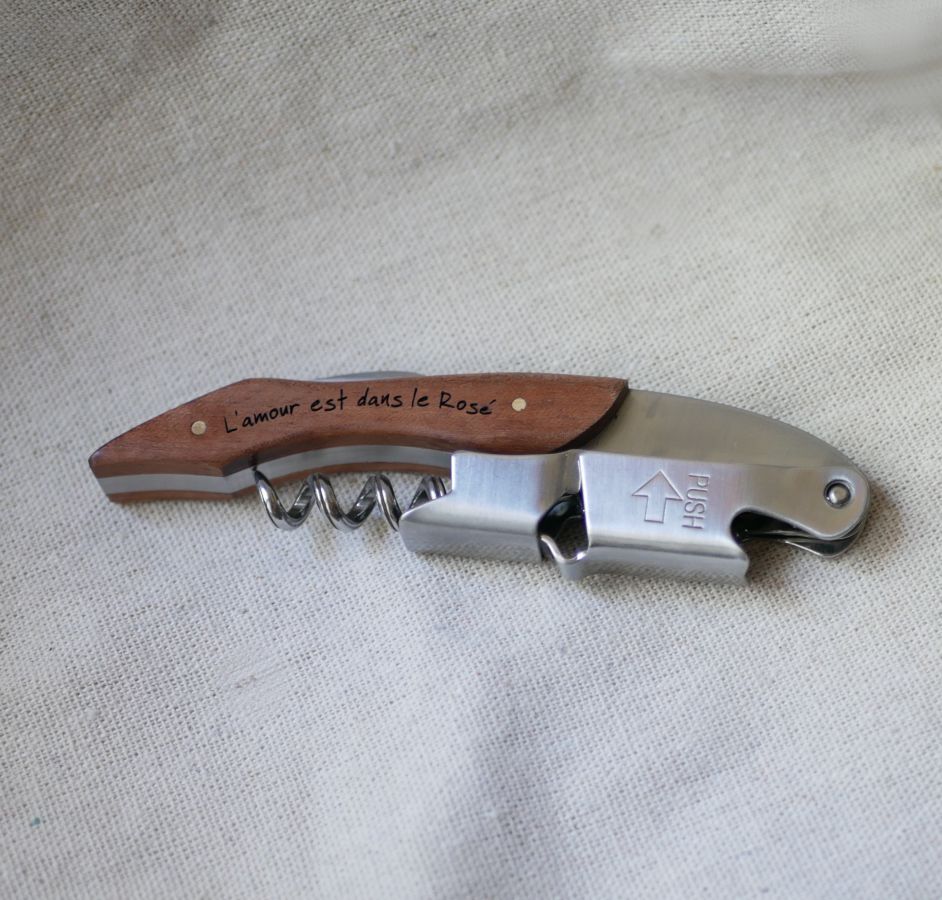 Corkscrew with engraved wooden handle to personalize