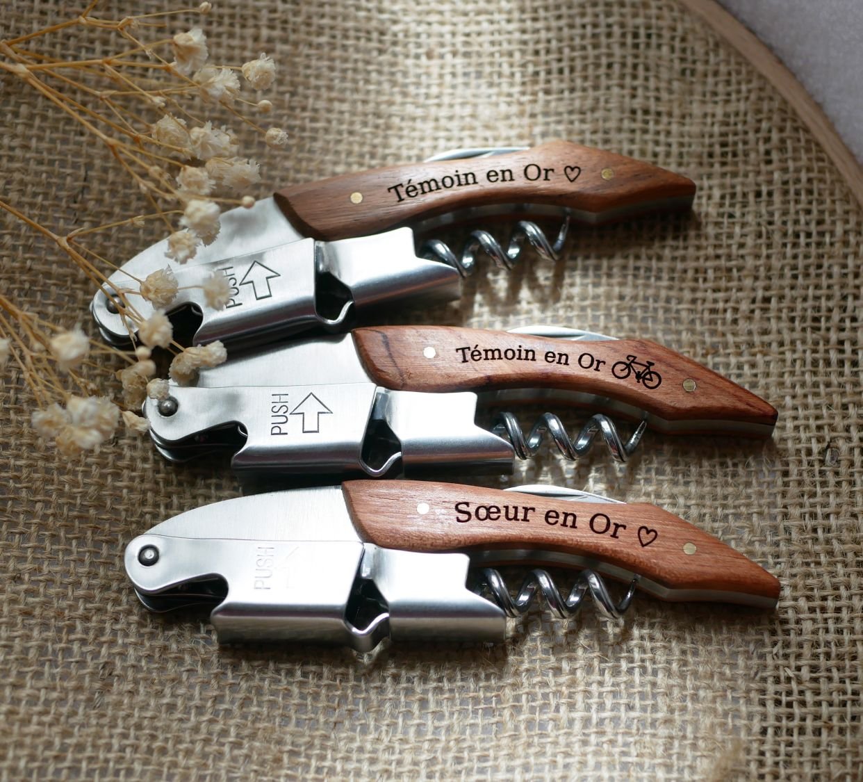 Corkscrew with engraved wooden handle to personalize