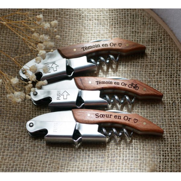 Corkscrew with engraved wooden handle to personalize