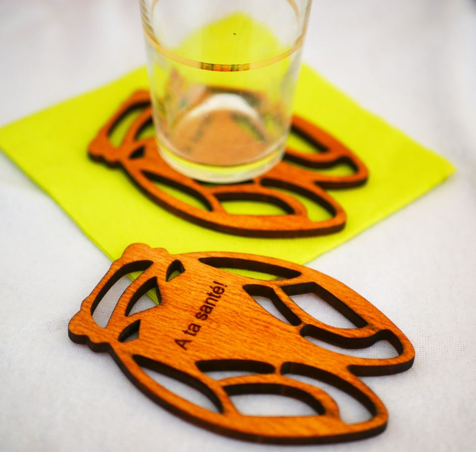 4 Wooden Coasters Wooden Cicadas to personalize