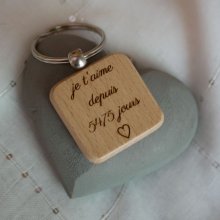 Square wooden key ring to be personalized by engraving