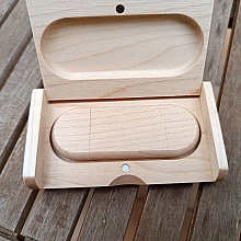 Cl&eacute; Usb 64 Go 3.0 dans coffret personnalis&eacute; bois clair d'&eacute;rable