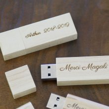 Small engraved light wood USB key to personalize 32GB 2.0