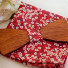 Wooden bow tie and red Liberty suit pocket 