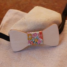 Poplar wood bow tie for baby to personalize