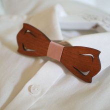 Trompe l'oeil wooden ribbon bow tie to personalize