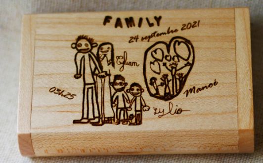 Your design (+ 3.00 €)