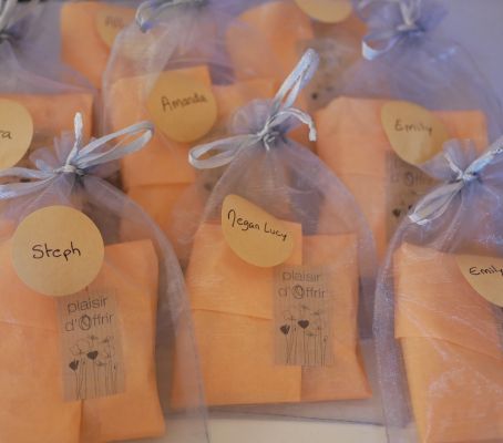 Each in an organza pouch (+ 2.50 €)