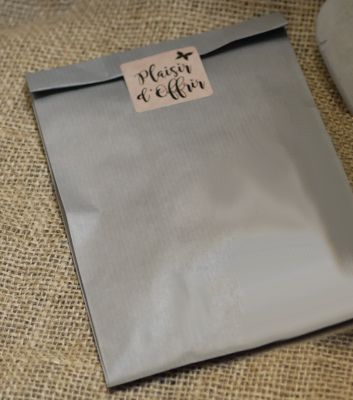 2. Silver paper pouch (+ 0.50 €)